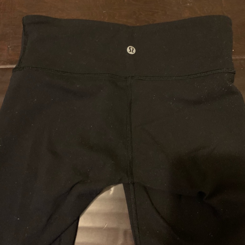 Black Lululemon Cropped Leggings